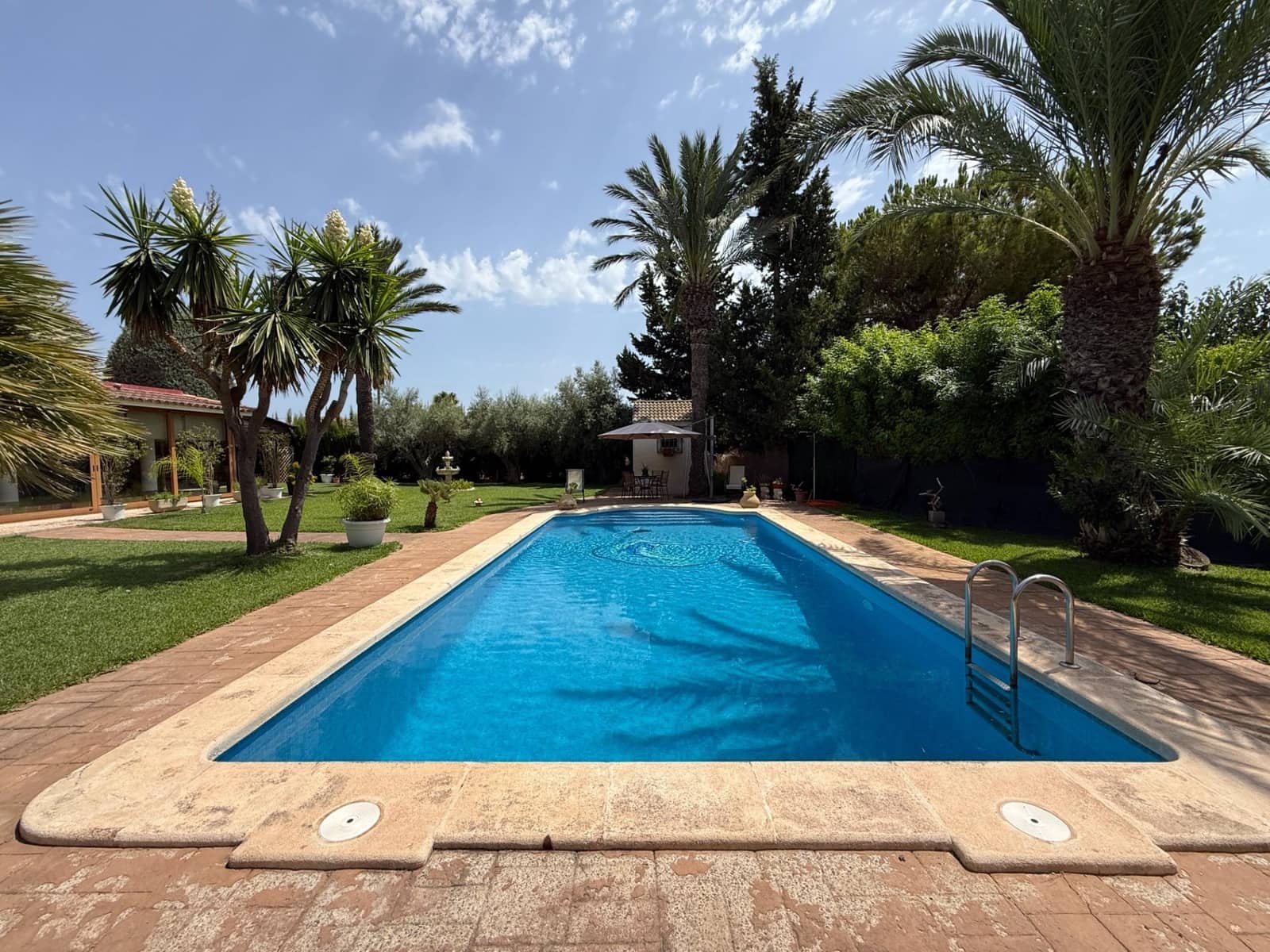 Chalet de 4 habitaciones en Valverde en alquiler con piscina garaje - 4.500 € (Ref: 10024297)