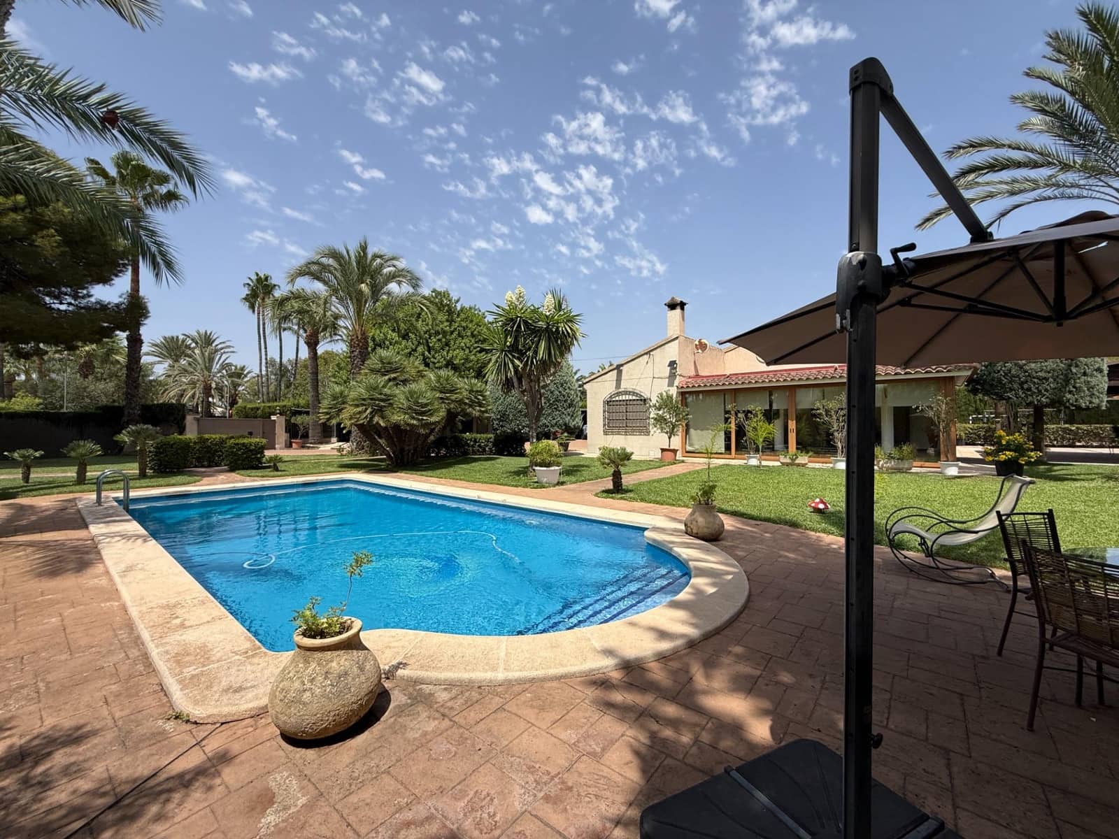 Chalet de 4 habitaciones en Valverde en alquiler con piscina garaje - 4.500 € (Ref: 10024297)