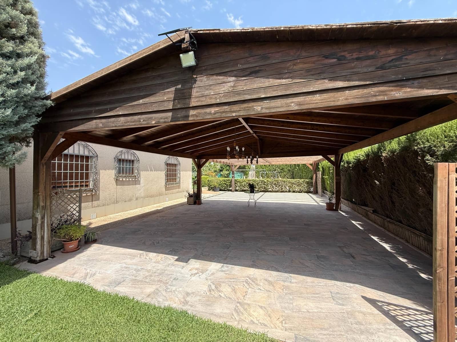 Chalet de 4 habitaciones en Valverde en alquiler con piscina garaje - 4.500 € (Ref: 10024297)
