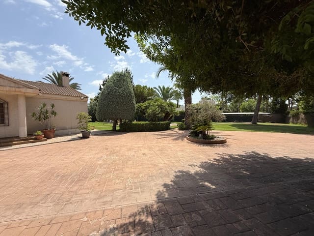 Chalet de 4 habitaciones en Valverde, Elche / Elx en alquiler con piscina garaje - 4.500 € (Ref: 10024297)