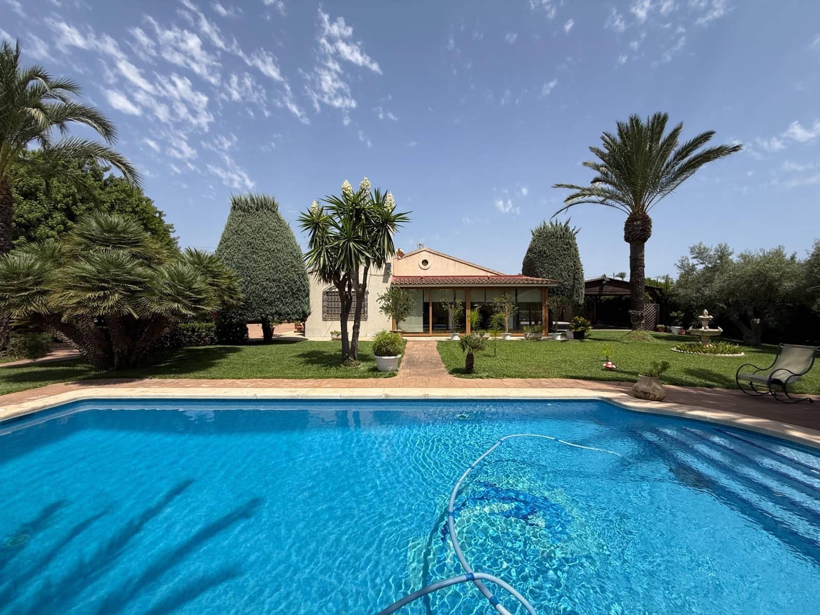 Chalet de 4 habitaciones en Valverde en alquiler con piscina garaje - 4.500 € (Ref: 10024297)