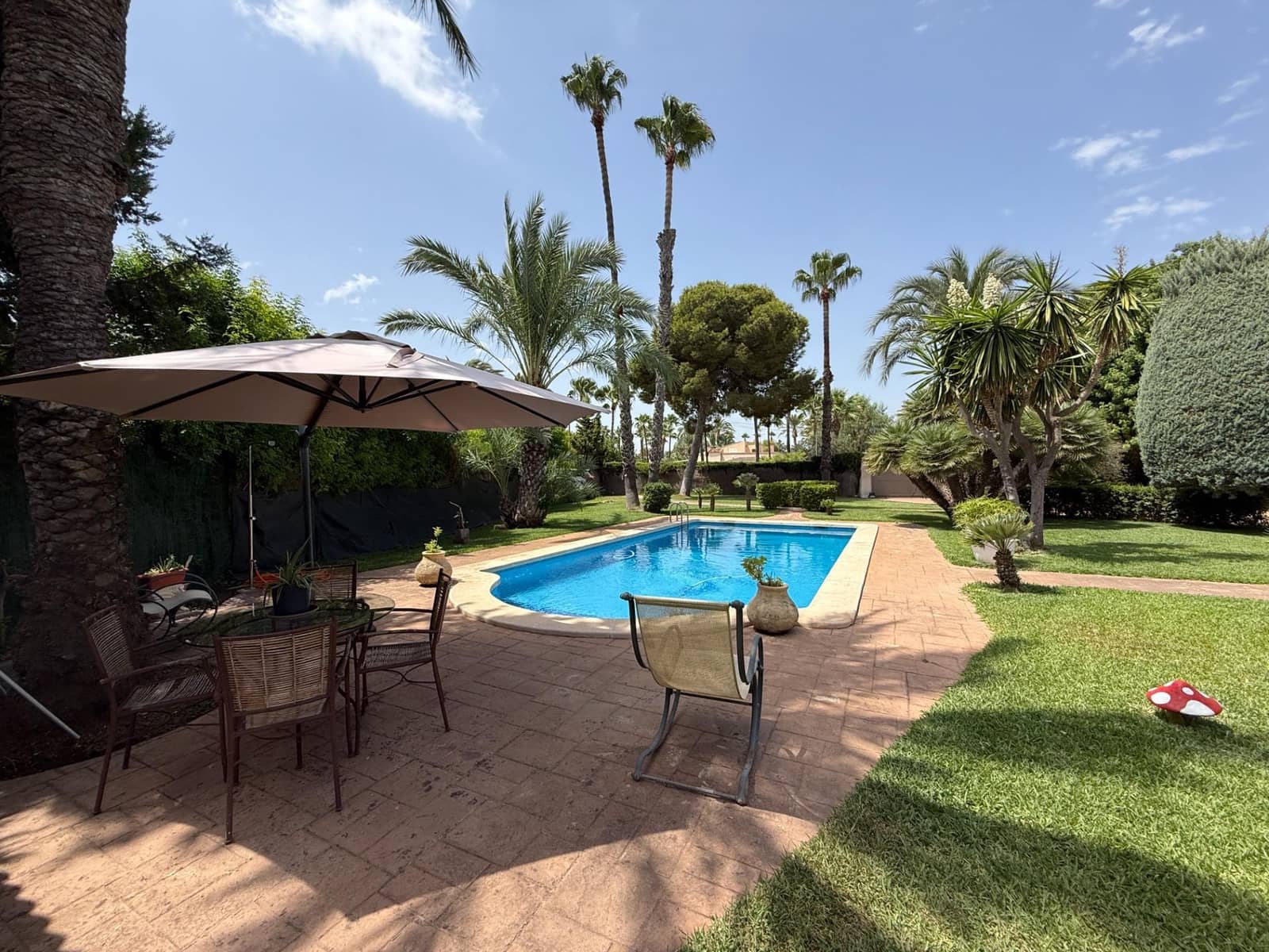 Chalet de 4 habitaciones en Valverde en alquiler con piscina garaje - 4.500 € (Ref: 10024297)