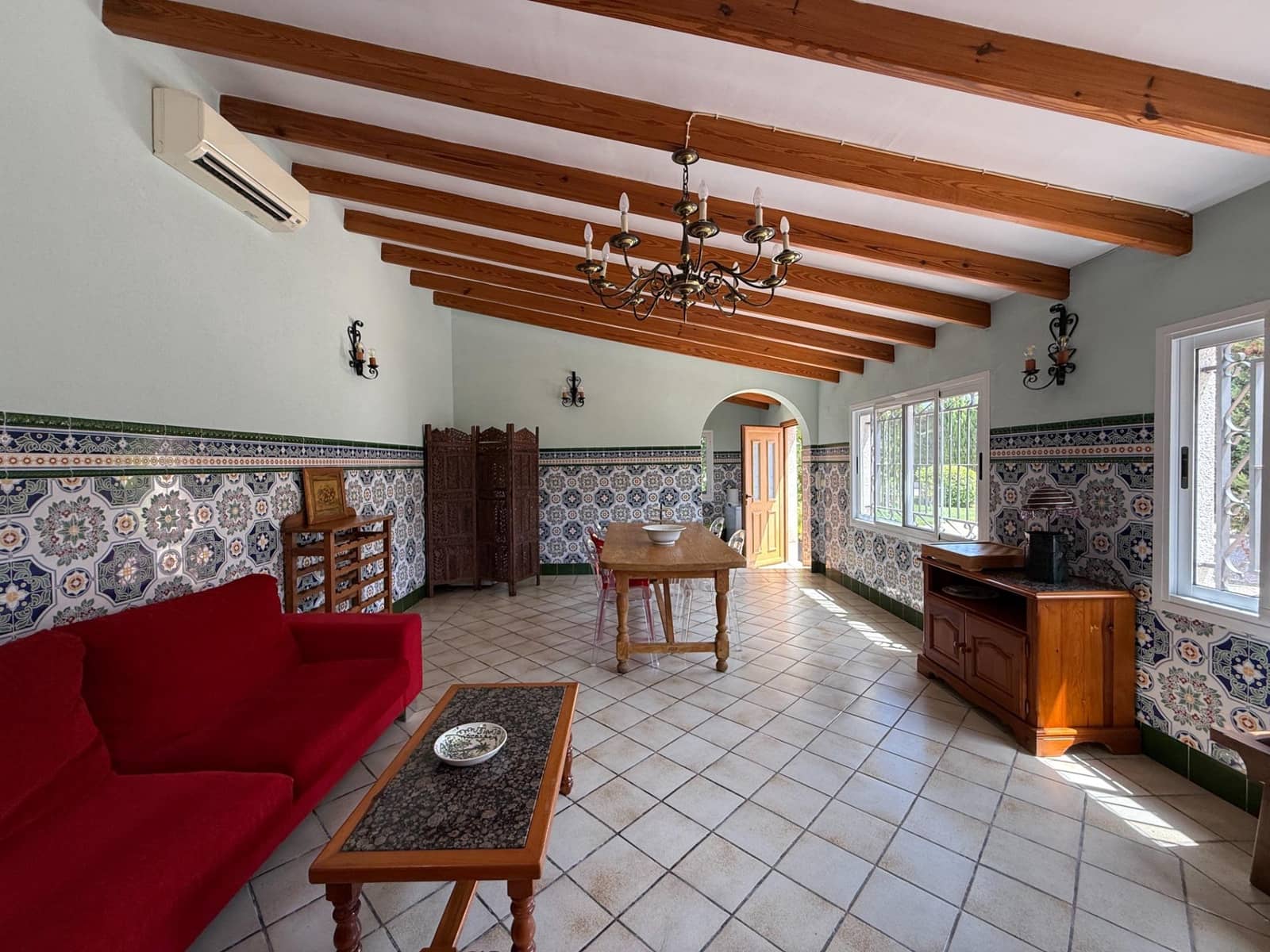 Chalet de 4 habitaciones en Valverde en alquiler con piscina garaje - 4.500 € (Ref: 10024297)