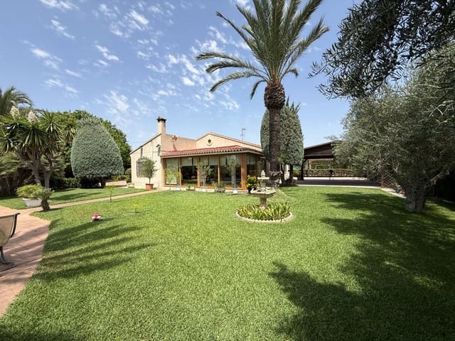 Chalet de 4 habitaciones en Valverde, Elche / Elx en alquiler con piscina garaje - 4.500 € (Ref: 10024297)