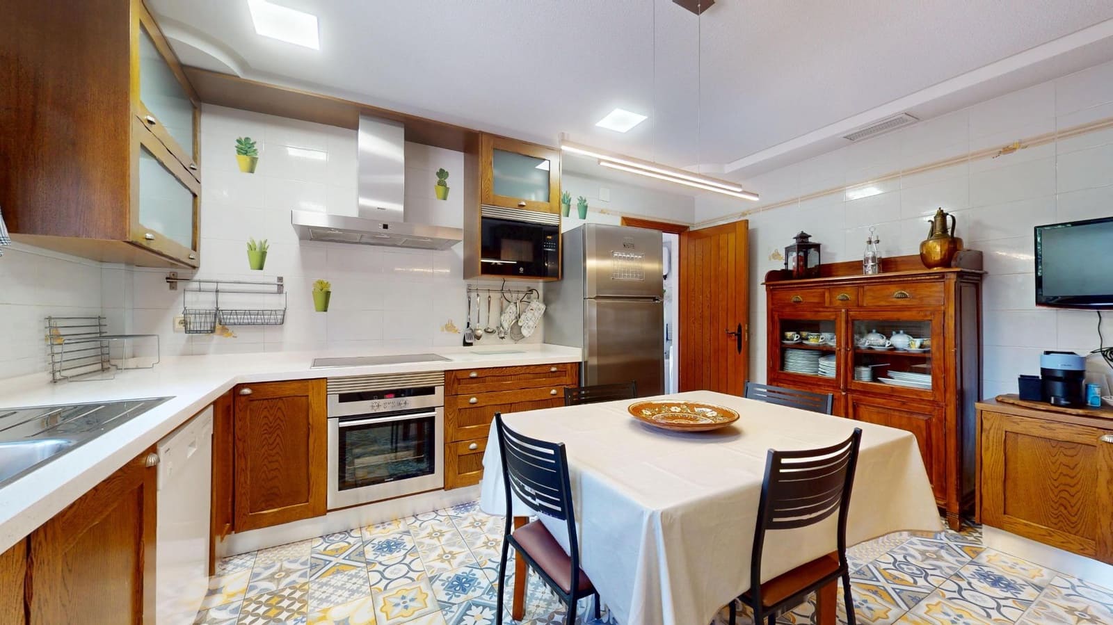 Chalet de 4 habitaciones en Valverde en alquiler con piscina garaje - 4.500 € (Ref: 10024297)