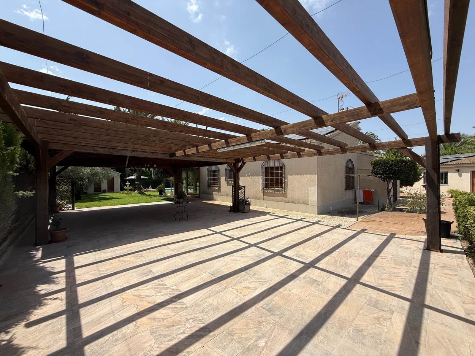 Chalet de 4 habitaciones en Valverde en alquiler con piscina garaje - 4.500 € (Ref: 10024297)