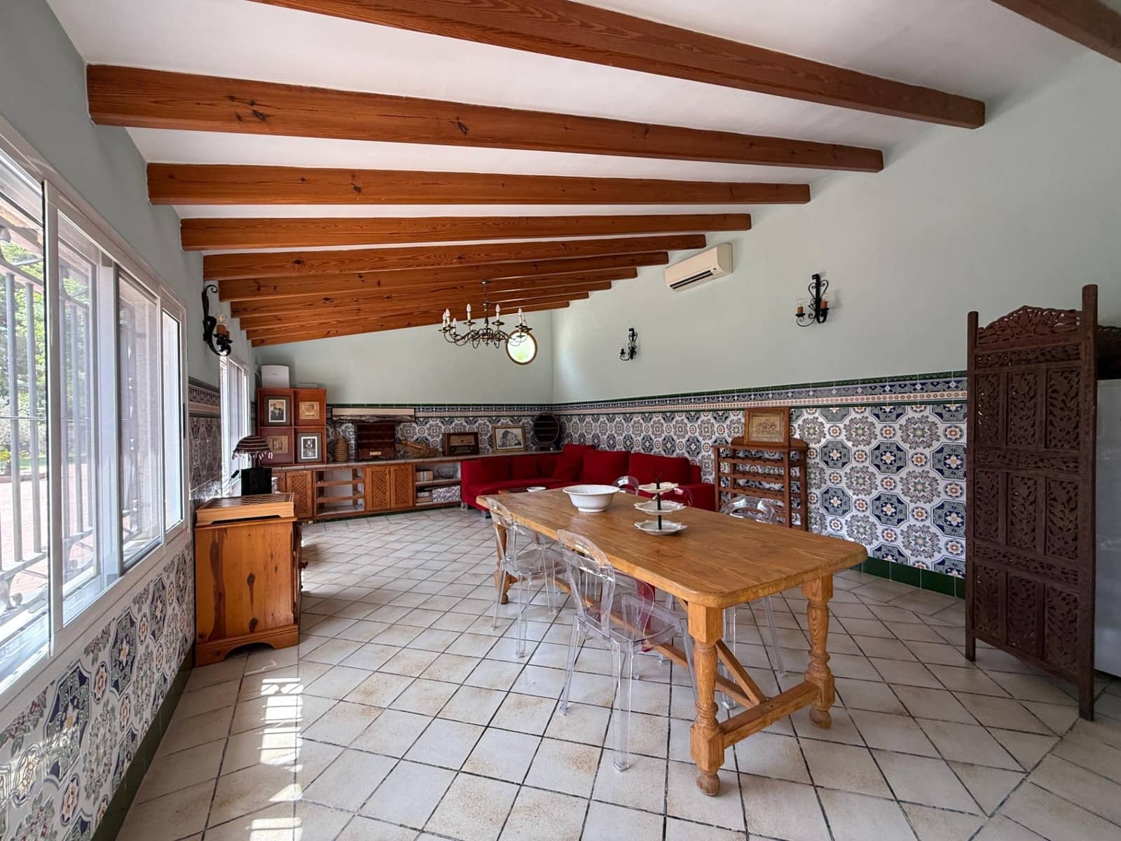 Chalet de 4 habitaciones en Valverde en alquiler con piscina garaje - 4.500 € (Ref: 10024297)