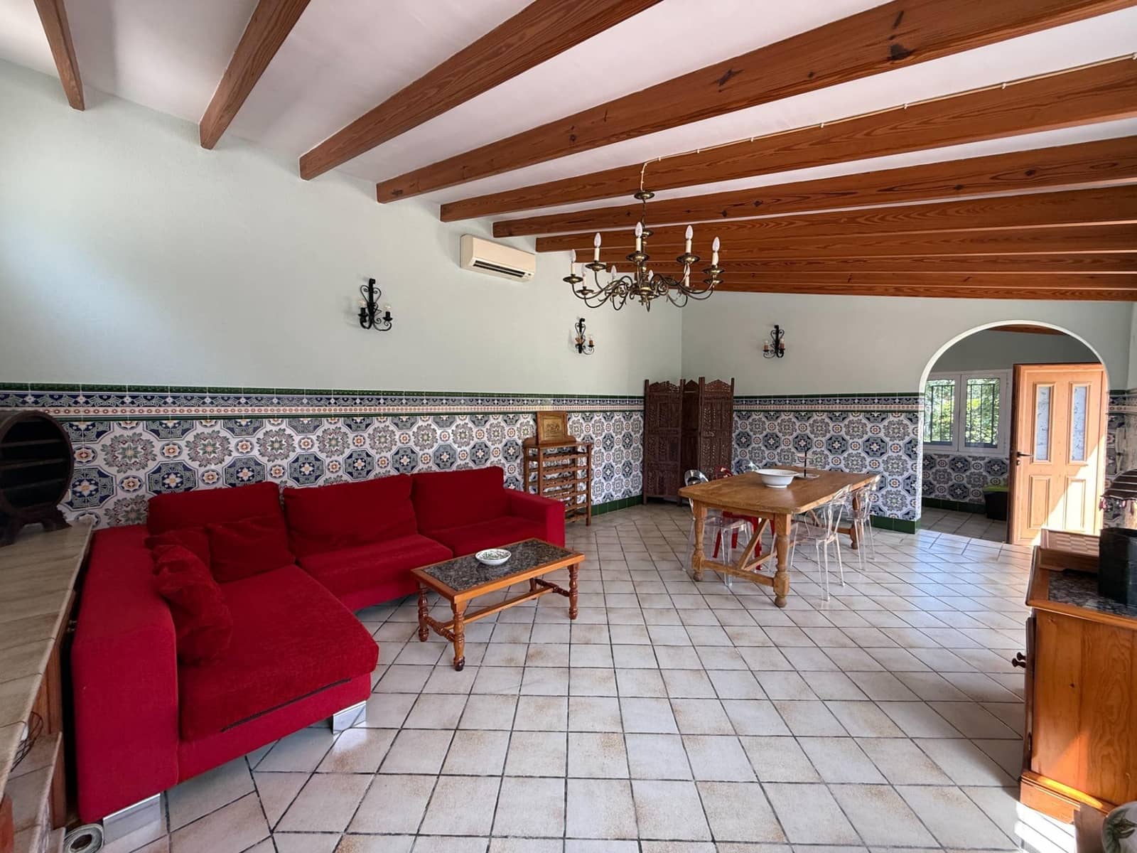 Chalet de 4 habitaciones en Valverde en alquiler con piscina garaje - 4.500 € (Ref: 10024297)