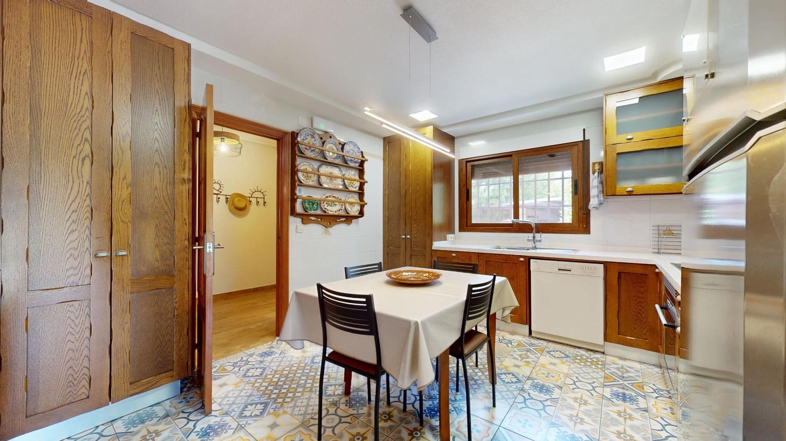 Chalet de 4 habitaciones en Valverde en alquiler con piscina garaje - 4.500 € (Ref: 10024297)