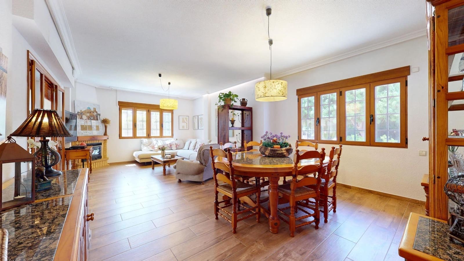 Chalet de 4 habitaciones en Valverde en alquiler con piscina garaje - 4.500 € (Ref: 10024297)