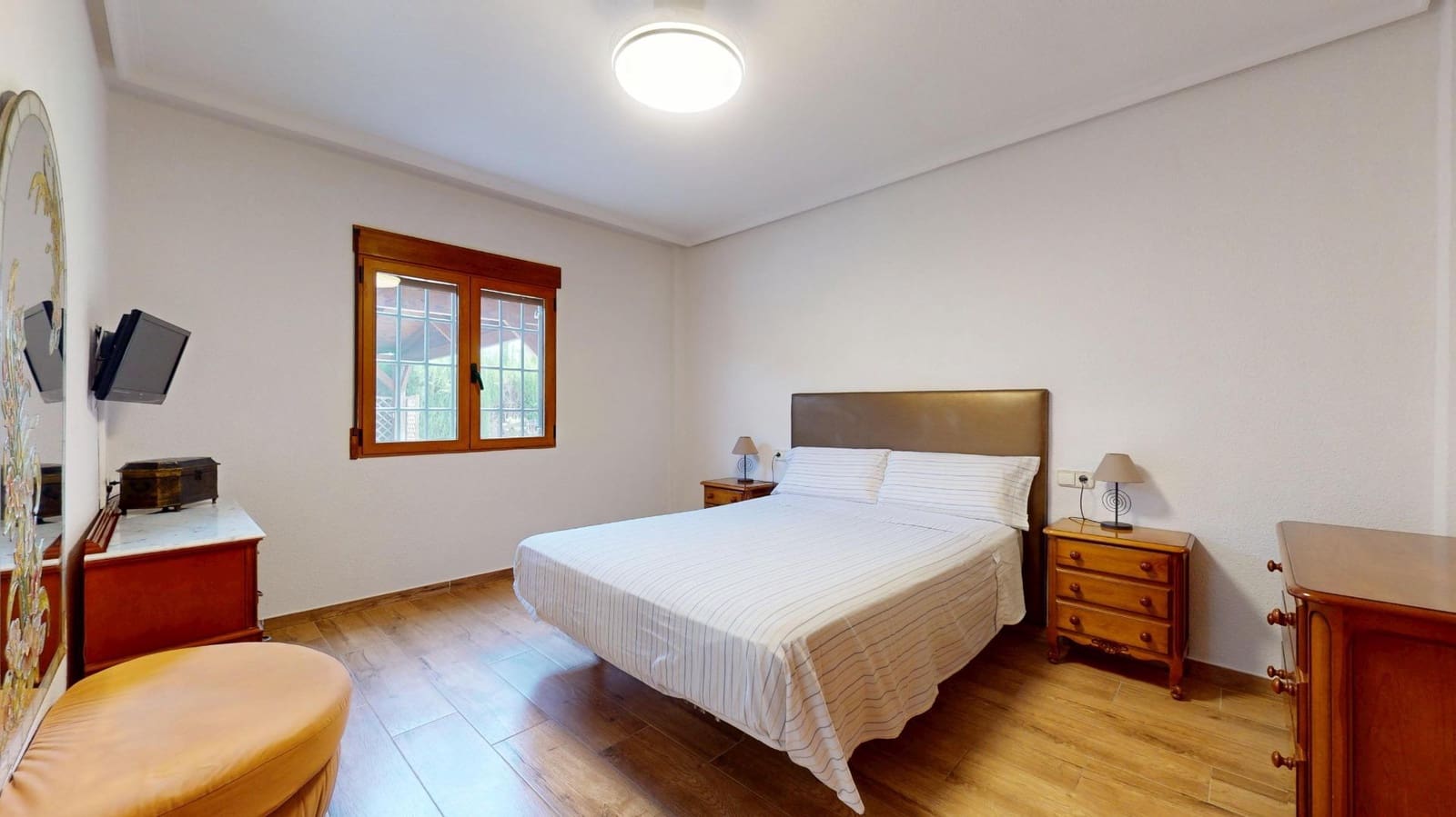 Chalet de 4 habitaciones en Valverde en alquiler con piscina garaje - 4.500 € (Ref: 10024297)