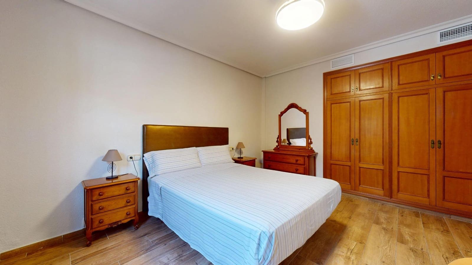 Chalet de 4 habitaciones en Valverde en alquiler con piscina garaje - 4.500 € (Ref: 10024297)