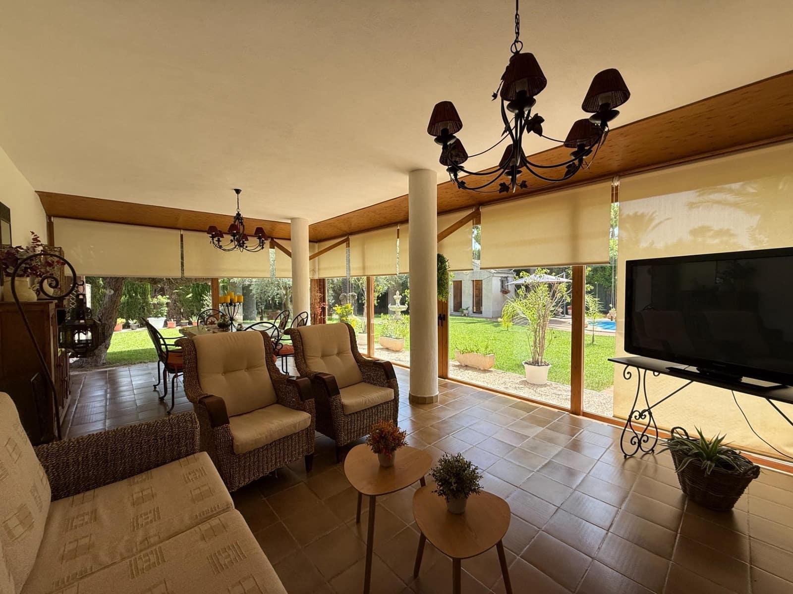 Chalet de 4 habitaciones en Valverde en alquiler con piscina garaje - 4.500 € (Ref: 10024297)