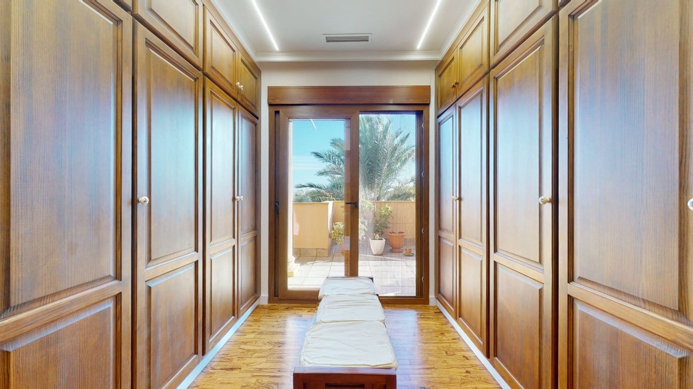 5 quarto Moradia para venda em Elche / Elx com piscina garagem - 1 165 000 € (Ref: 7944091)