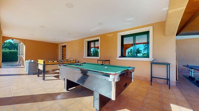 4 soveværelse Villa til salg i Elche / Elx med swimmingpool - € 1.100.000 (Ref: 7955075)