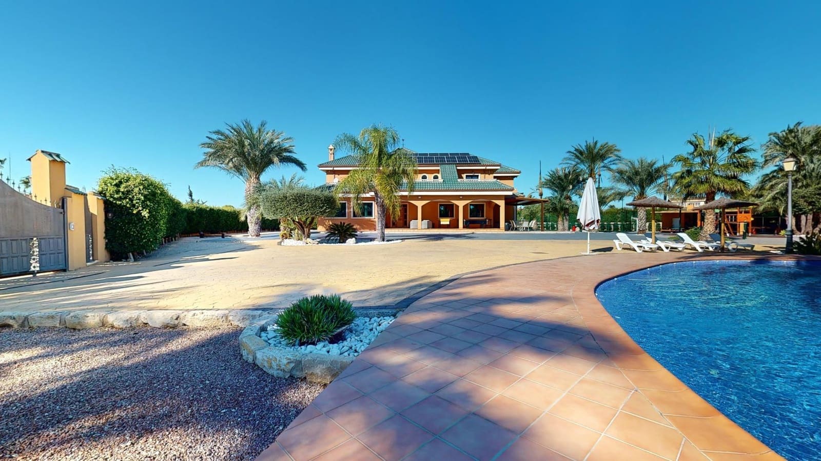 4 soveværelse Villa til salg i Elche / Elx med swimmingpool - € 1.100.000 (Ref: 7955075)