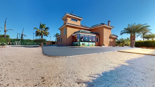 4 soveværelse Villa til salg i Elche / Elx med swimmingpool - € 1.100.000 (Ref: 7955075)