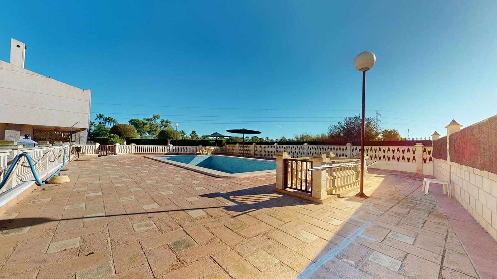 6 soveværelse Villa til salg i Perleta med swimmingpool - € 560.000 (Ref: 8005777)