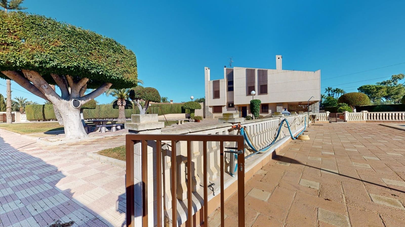 6 soveværelse Villa til salg i Perleta med swimmingpool - € 560.000 (Ref: 8005777)