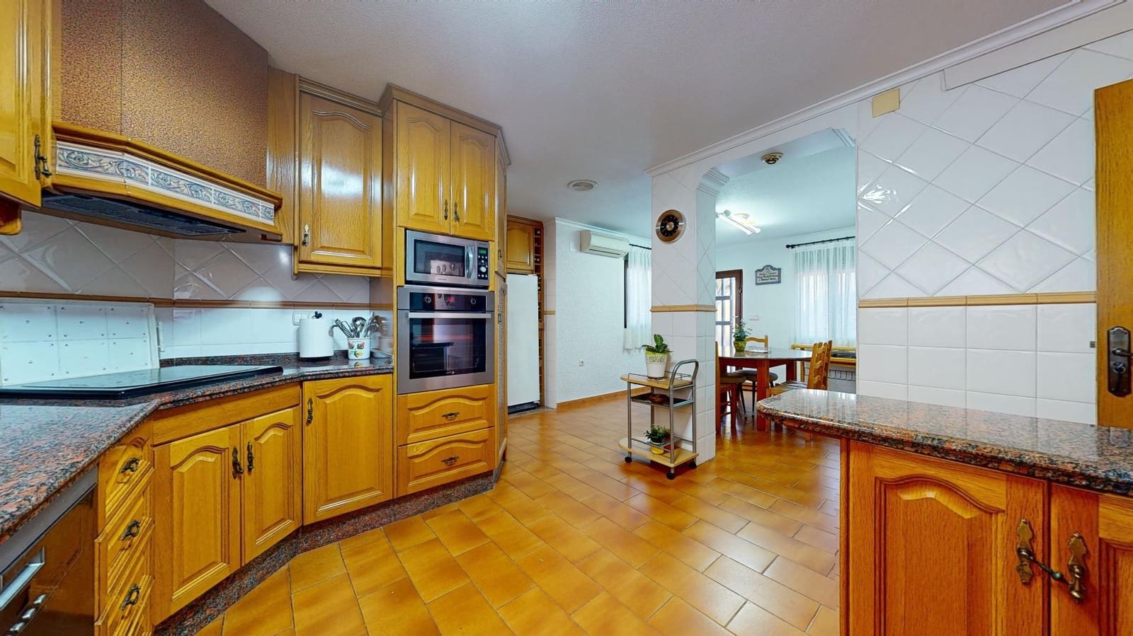 6 soveværelse Villa til salg i Perleta med swimmingpool - € 560.000 (Ref: 8005777)