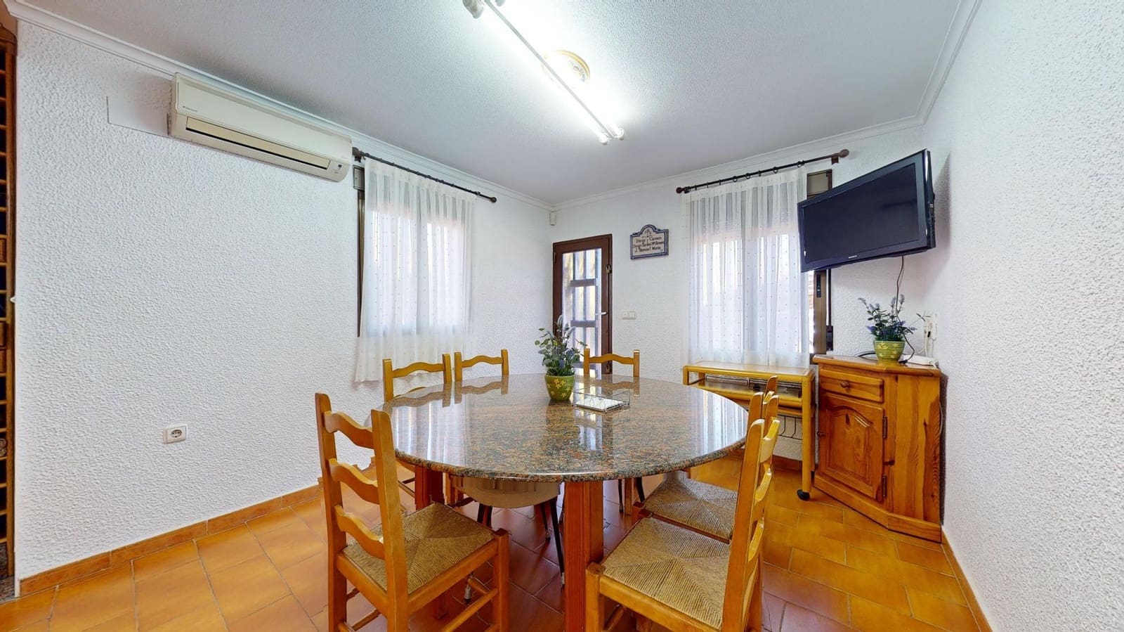 6 soveværelse Villa til salg i Perleta med swimmingpool - € 560.000 (Ref: 8005777)