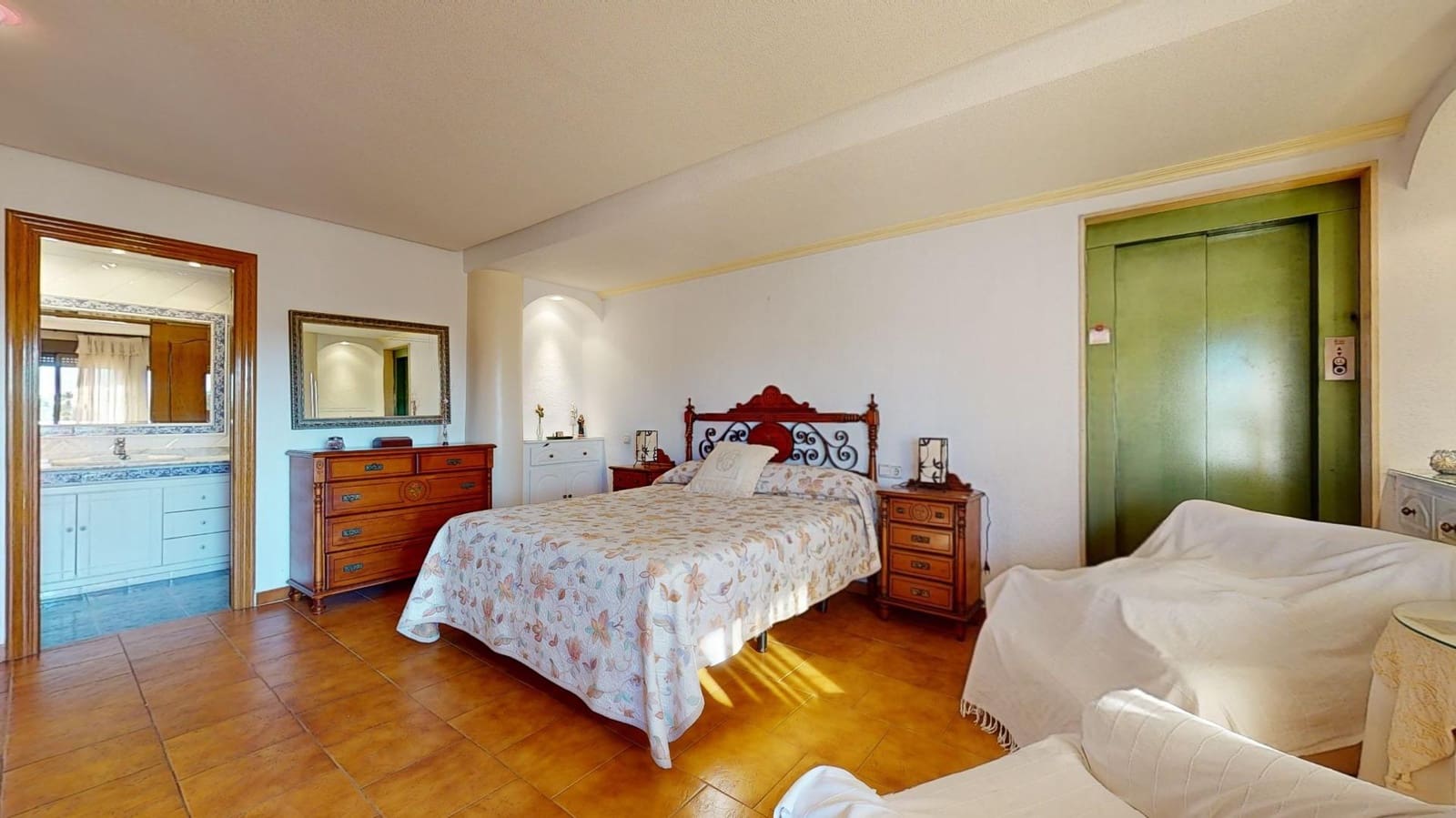 6 soveværelse Villa til salg i Perleta med swimmingpool - € 560.000 (Ref: 8005777)