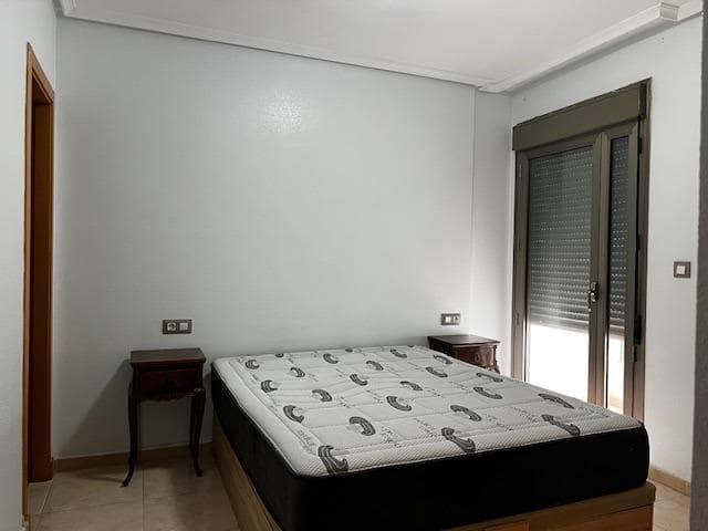 3 soverom Leilighet til leie i San Isidro med garasje - € 750 (Ref: 8209112)