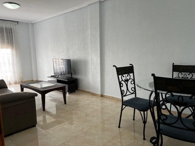 3 soverom Leilighet til leie i San Isidro med garasje - € 750 (Ref: 8209112)