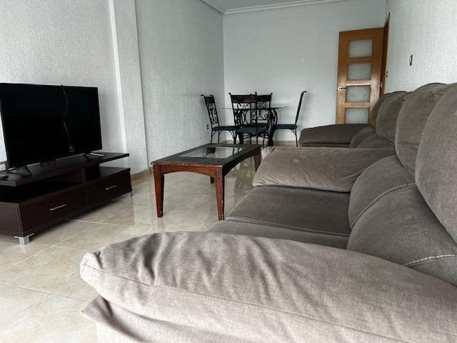 3 soverom Leilighet til leie i San Isidro med garasje - € 750 (Ref: 8209112)