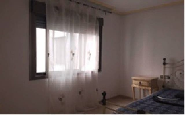 3 soverom Leilighet til leie i San Isidro med garasje - € 750 (Ref: 8209112)