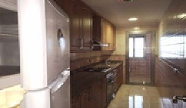 3 soverom Leilighet til leie i San Isidro med garasje - € 750 (Ref: 8209112)