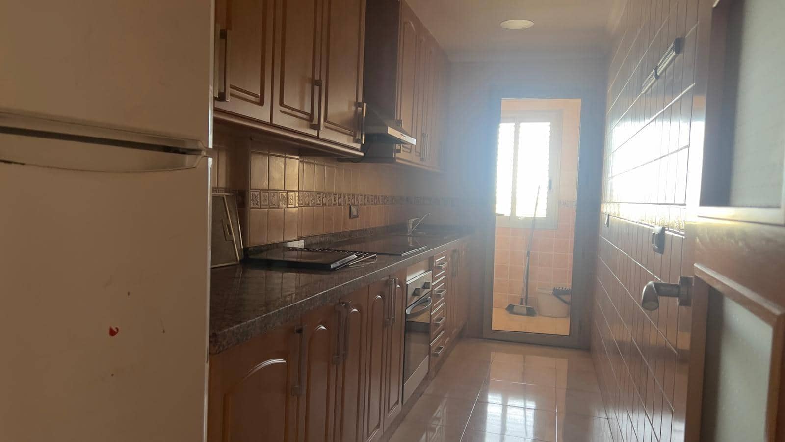 Appartement de 3 chambres à louer à San Isidro avec garage - 750 € (Ref: 8209112)