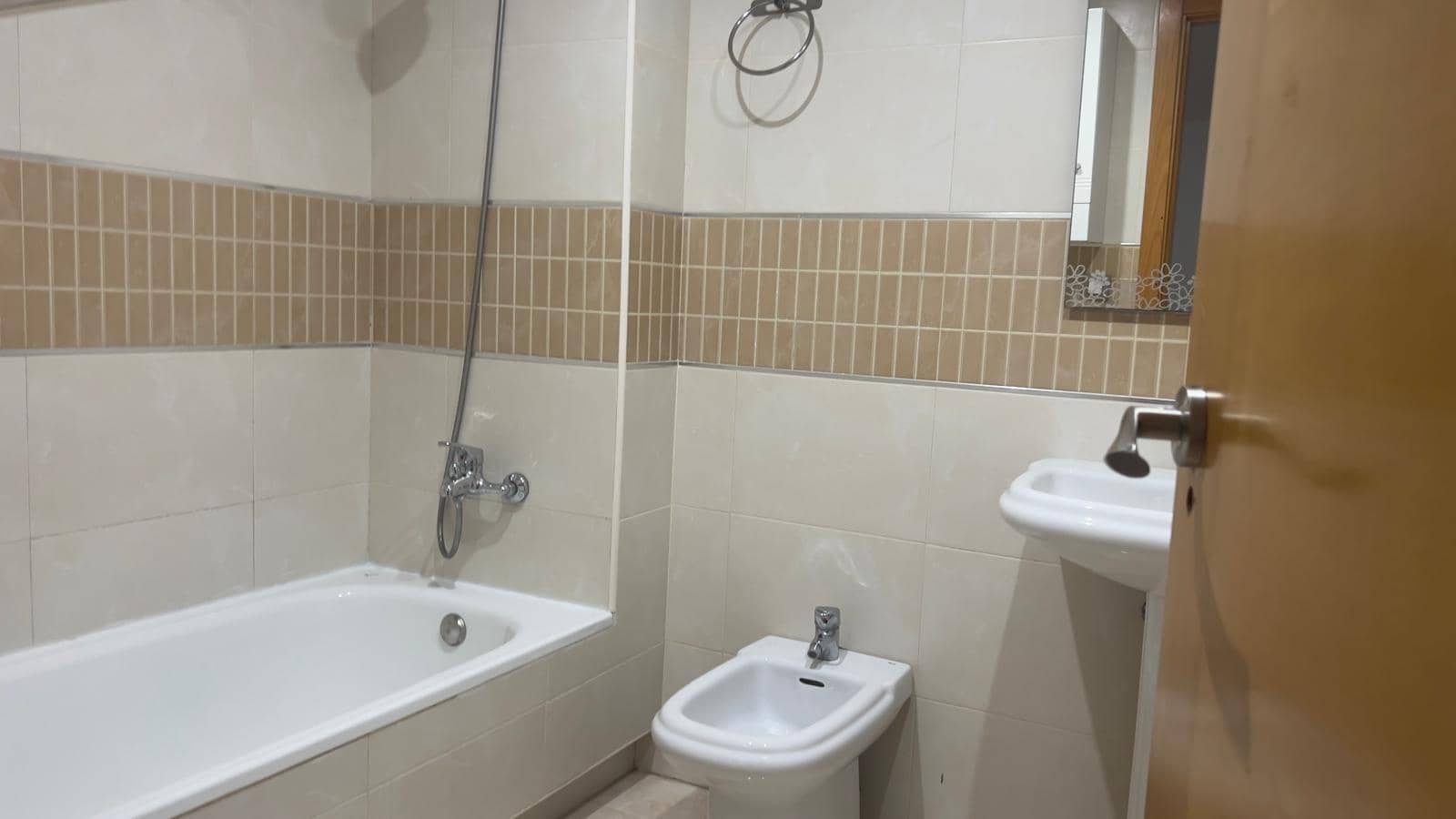 Appartement de 3 chambres à louer à San Isidro avec garage - 750 € (Ref: 8209112)