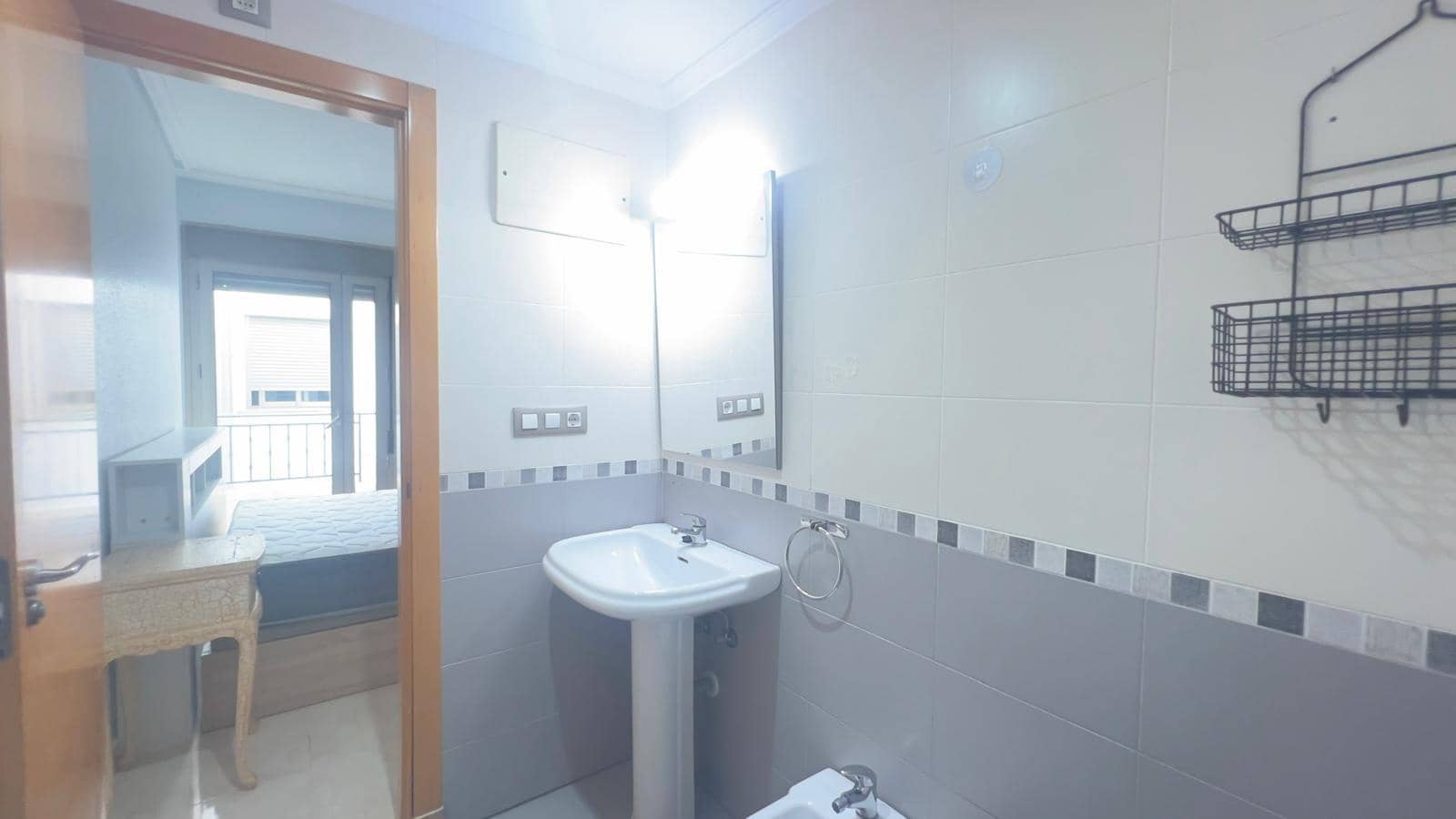 Appartement de 3 chambres à louer à San Isidro avec garage - 750 € (Ref: 8209112)