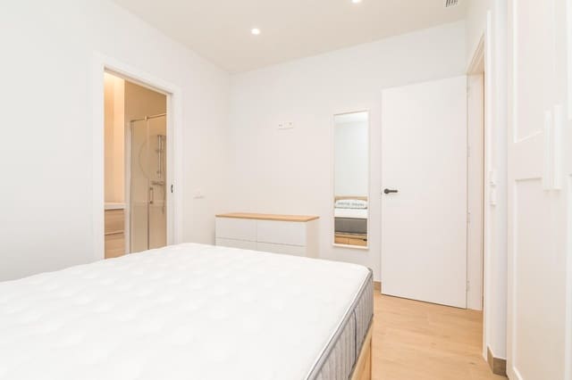 Appartement de 2 chambres à louer à Centro, Elche / Elx - 950 € (Ref: 8436966)