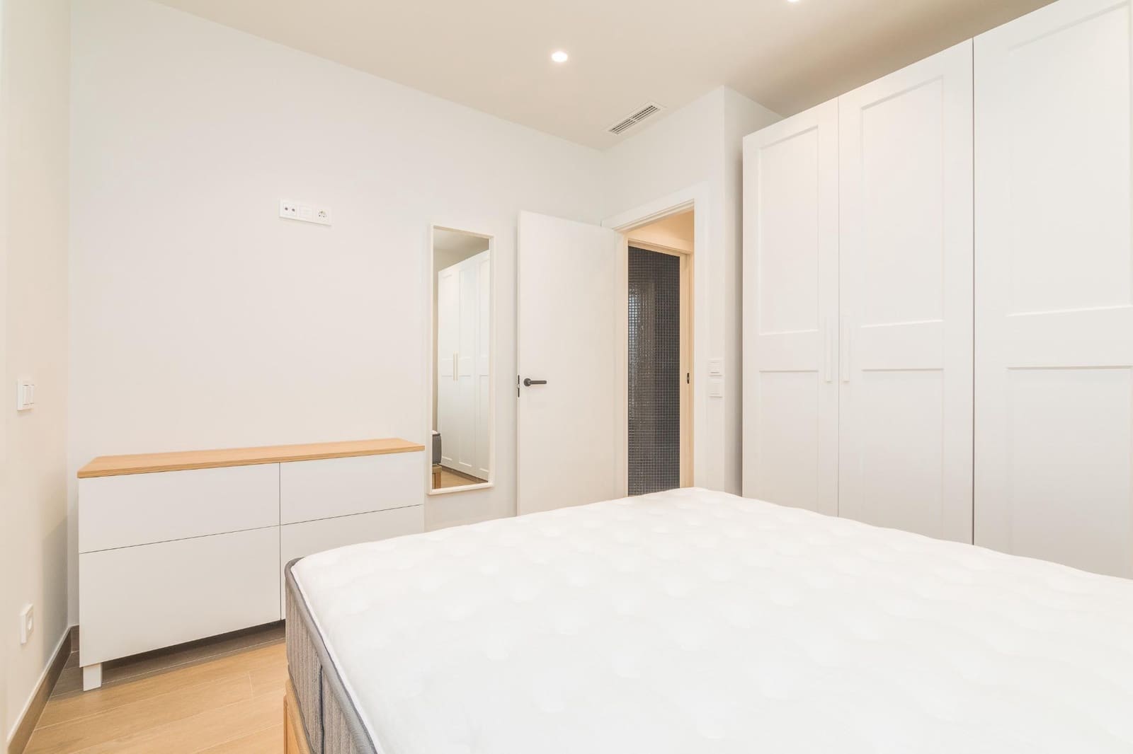 2 bedroom Flat for rent in Elche / Elx - € 975 (Ref: 8436966)