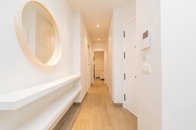 Appartement de 2 chambres à louer à Centro, Elche / Elx - 950 € (Ref: 8436966)