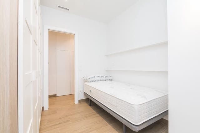 Appartement de 2 chambres à louer à Centro, Elche / Elx - 950 € (Ref: 8436966)