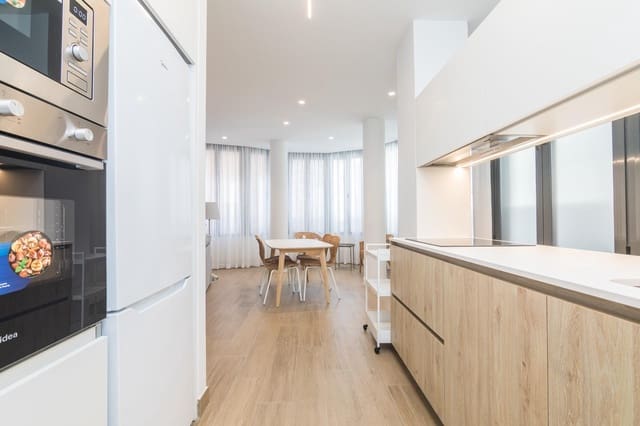 Appartement de 2 chambres à louer à Centro, Elche / Elx - 950 € (Ref: 8436966)