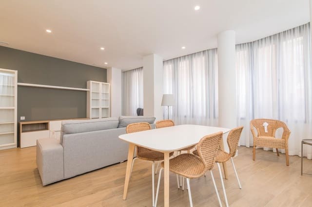 Appartement de 2 chambres à louer à Centro, Elche / Elx - 950 € (Ref: 8436966)