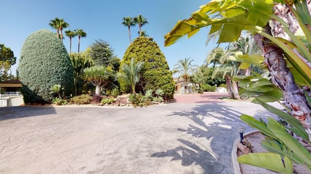 4 sypialnia Willa na sprzedaż w Elche / Elx z basenem garażem - 950 000 € (Ref: 8568192)