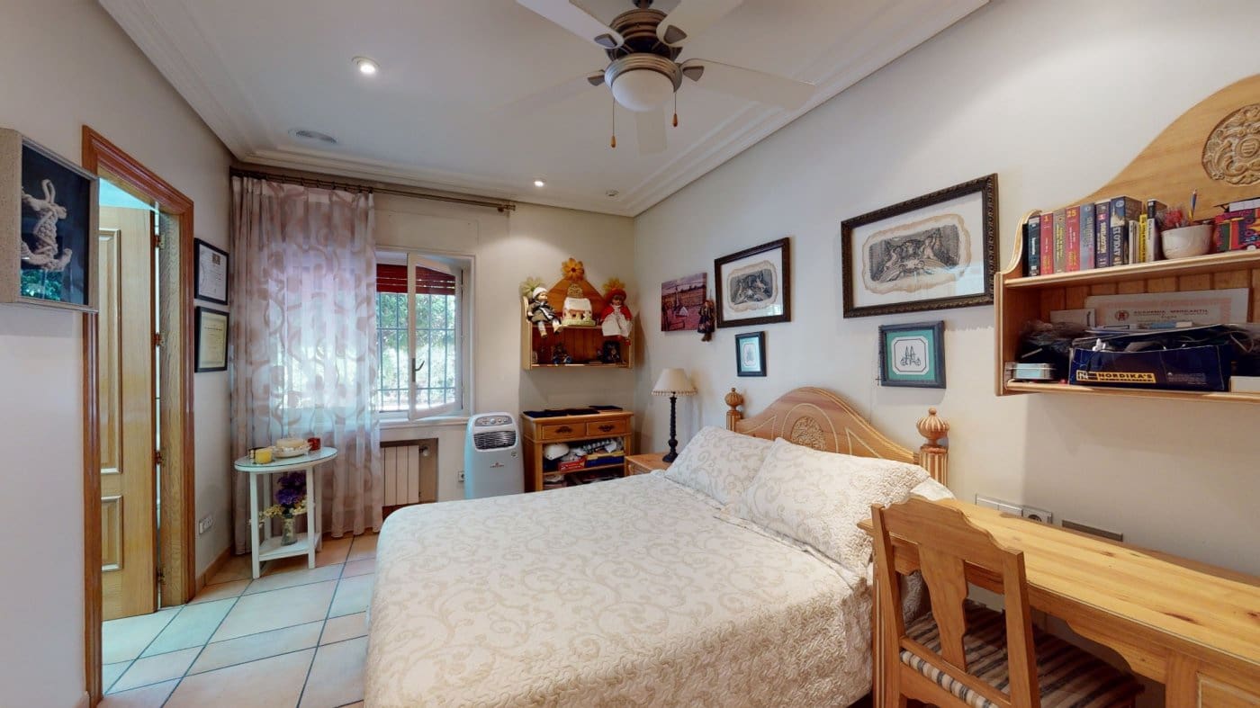 4 soverom Villa til salgs i Elche / Elx med svømmebasseng garasje - € 950 000 (Ref: 8568192)