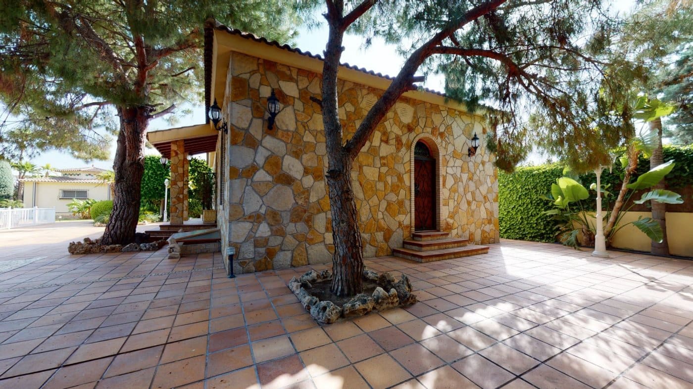 4 soverom Villa til salgs i Elche / Elx med svømmebasseng garasje - € 950 000 (Ref: 8568192)