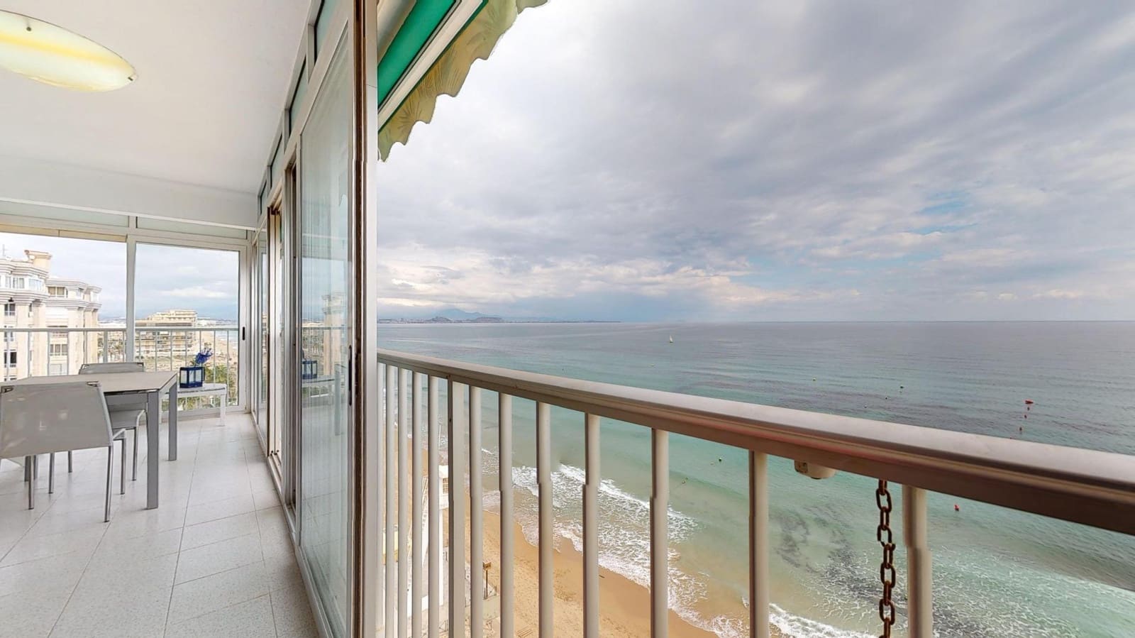 Piso de 3 habitaciones en Arenales del Sol en venta con garaje - 415.000 € (Ref: 8633204)