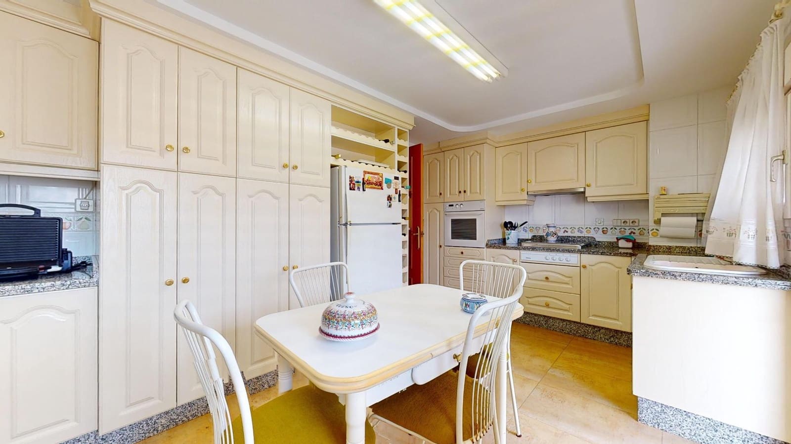 Piso de 3 habitaciones en Arenales del Sol en venta con garaje - 415.000 € (Ref: 8633204)