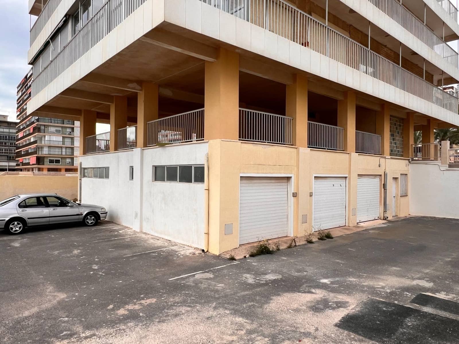 Piso de 3 habitaciones en Arenales del Sol en venta con garaje - 415.000 € (Ref: 8633204)