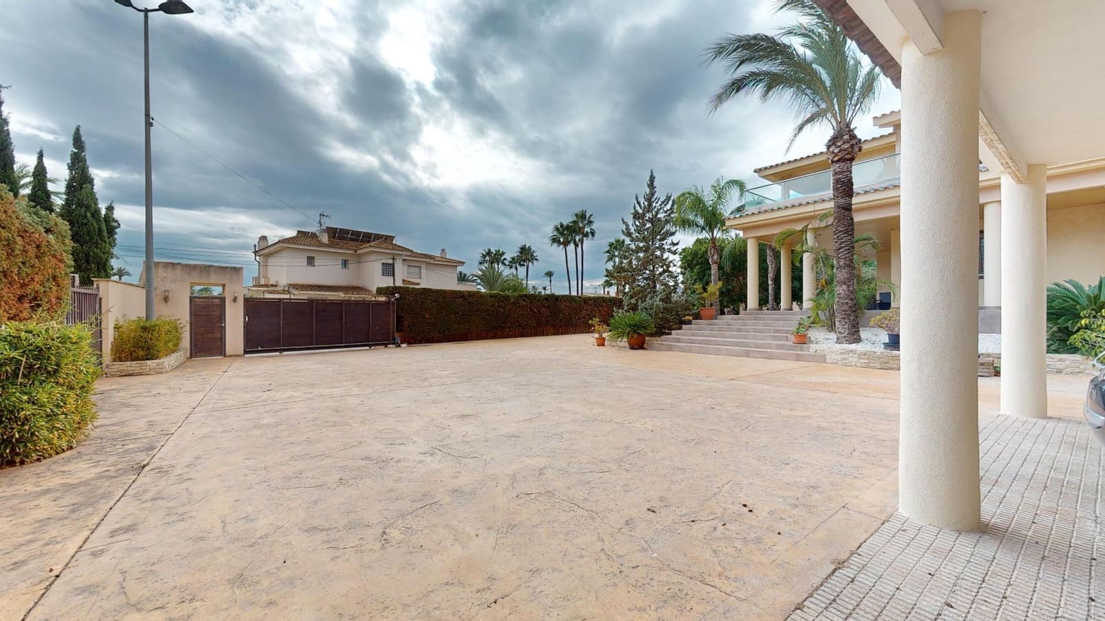 6 soveværelse Villa til salg i Elche / Elx med garage - € 900.000 (Ref: 8699833)