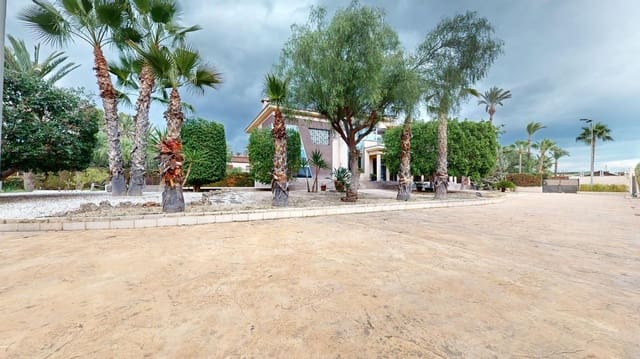 6 makuuhuone Huvila myytävänä paikassa Elche / Elx mukana 
autotalli - 900 000 € (Ref: 8699833)