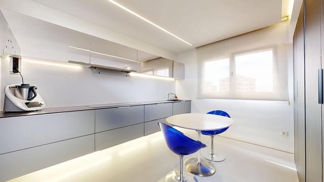 3 Zimmer Penthouse zu verkaufen in Elche / Elx mit Pool Garage - 455.000 € (Ref: 8941492)