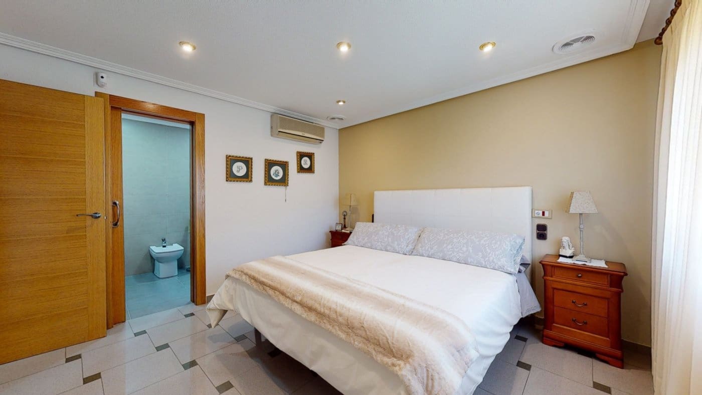 5 soveværelse Villa til salg i Elche / Elx med swimmingpool garage - € 649.000 (Ref: 8949006)